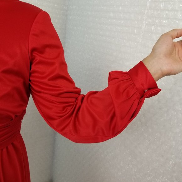 SOLD🌈1970s red polyester vampire maxi dress - Picture 5 of 7